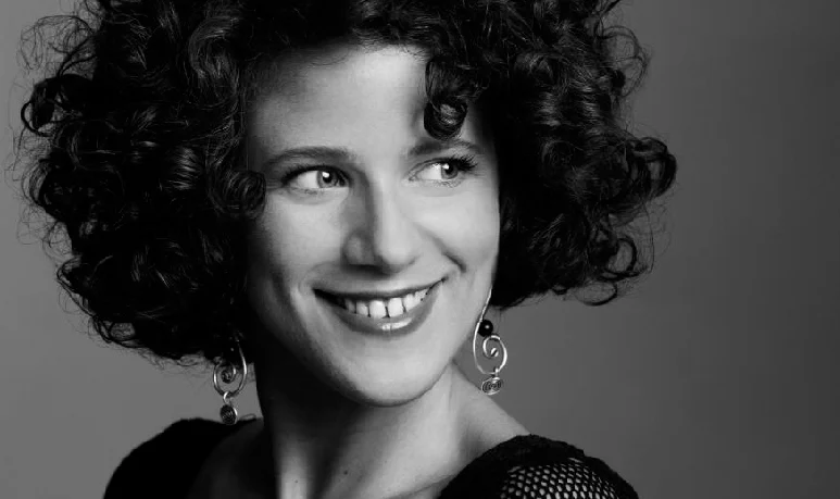 Cyrille Aimée ladies