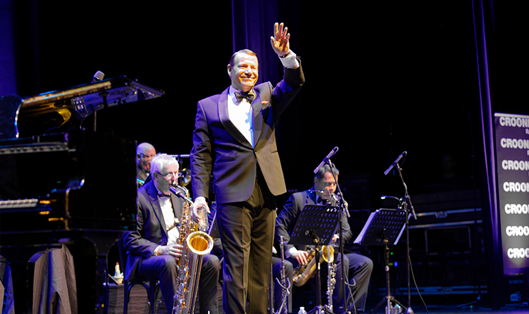 crooner_franklysinatra4_20180427 crooner frankly sinatra stephen triffitt frank sinatra