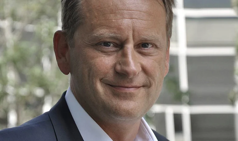 20-01-04-Eric-Lemaire-Directeur-communication-AXA-podcast-udm-crooner-radio