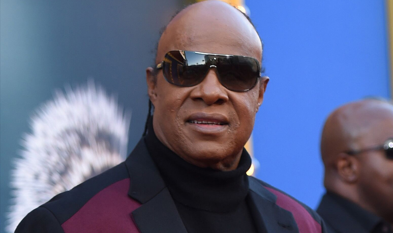 21-09-15-stevie-wonder-nouvel-album-studio-sortie-crooner-radio