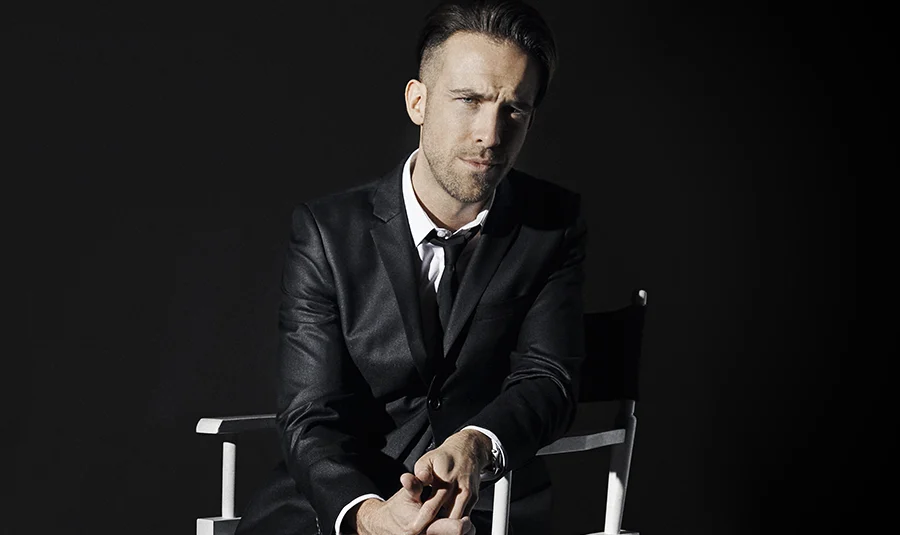 22-06-22-matt-forbes-nouveaux-singles-crooner-chanteur-canadien-americain-crooner-radio