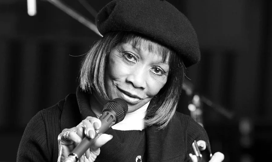 24-02-2023_img_salena_jones_chanteuse_de_jazz_americaine_britannique_redécouverte_crooner_radio