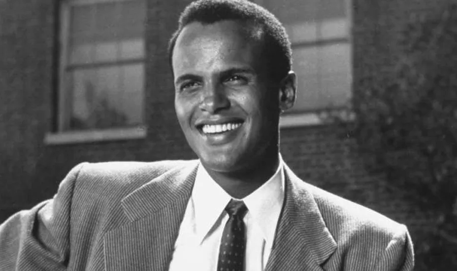 img-harry-belafonte-biographie-carriere-musicale-discographie-militant-crooner-calypso-jump-in-the-line-crooner-radio