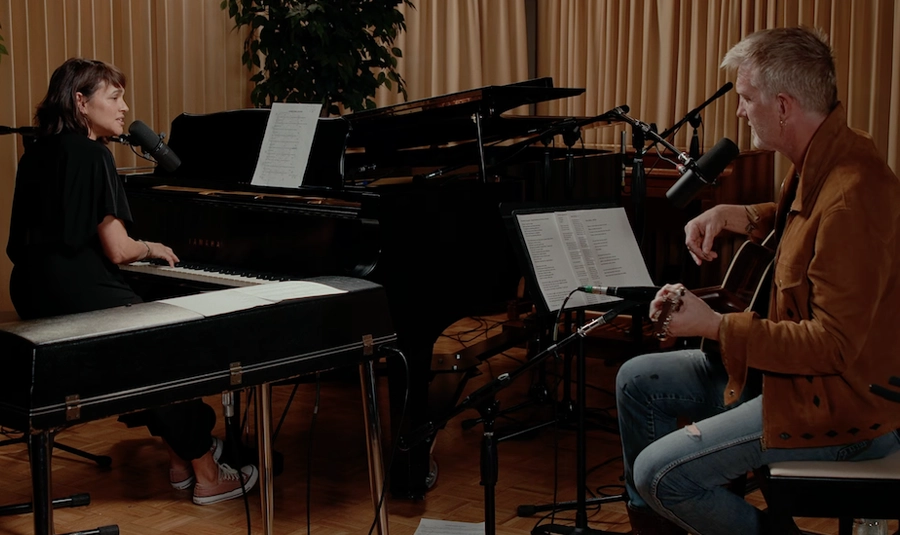 2026-03-25-img-norah-jones-josh-homme-something-stupid-reprise-cover-frank-nancy-sinatra-podcast-norah-jones-is-playing-along