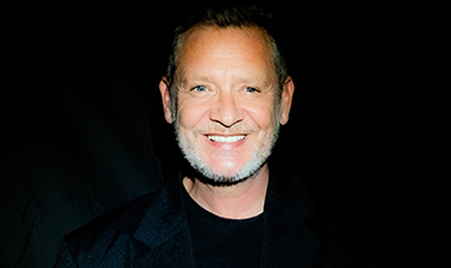 Portrait de Jean Michel Lamazou, chanteur de jazz français pour l'album The Cole Porter Songbook Vol.1