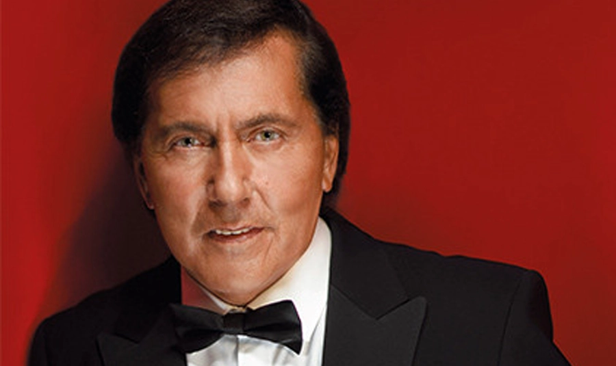 Portrait de Frank Michael en Smoking
